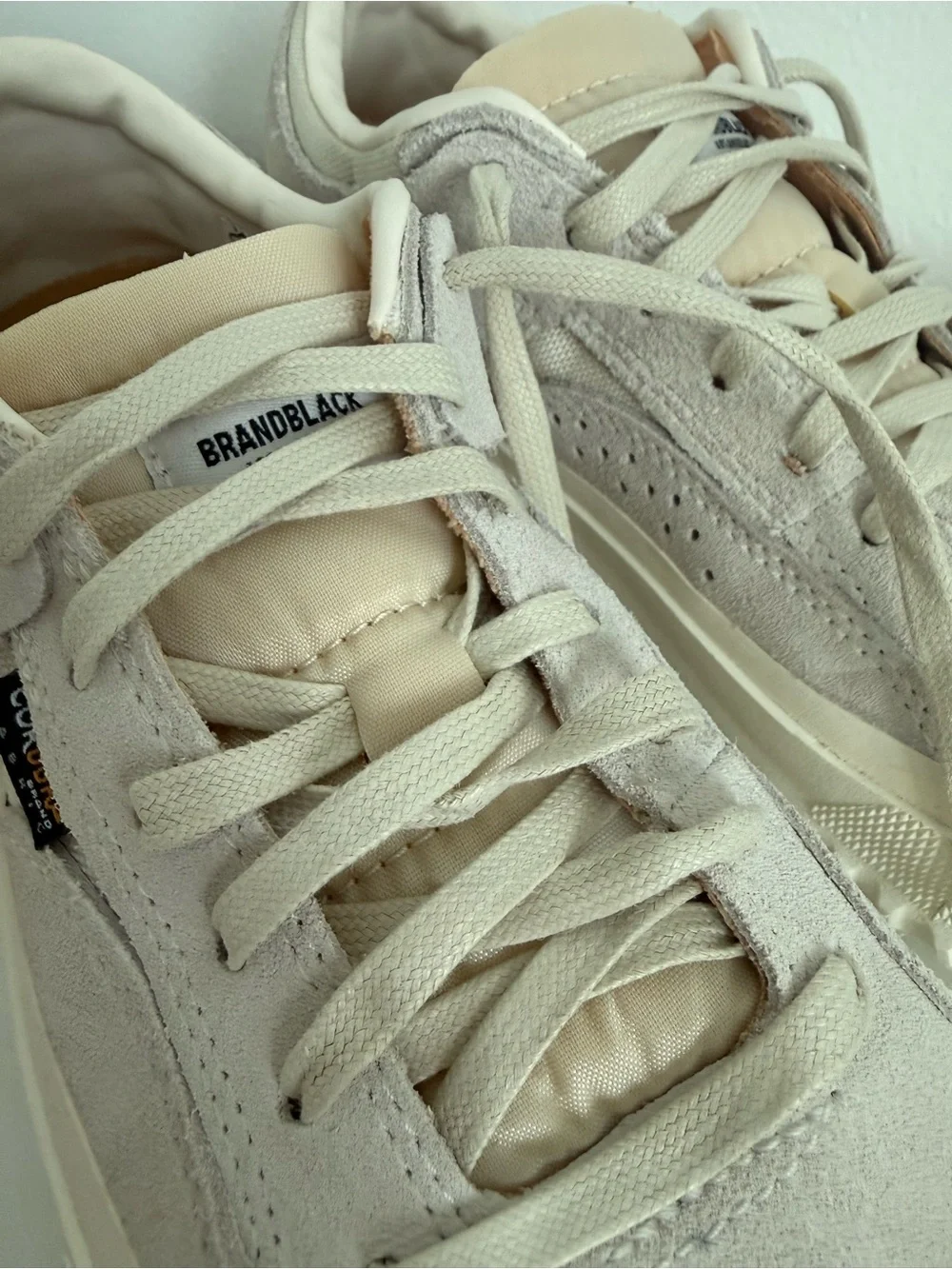 Brandblack Low-Top Sneakers in Cream/Beige